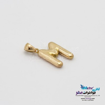 نمای دوم آویز طلا - طرح حروف الفبای لاتین بادکنکی M