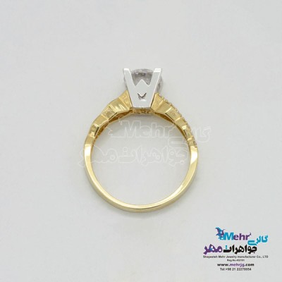 نمای دوم انگشتر طلا - طرح سولیتر