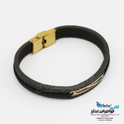 نمای دوم دستبند طلا و چرم - طرح هندسی