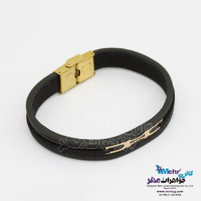 نمای دوم دستبند طلا و چرم - طرح هندسی