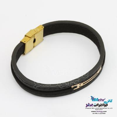 نمای دوم دستبند طلا و چرم - طرح هندسی