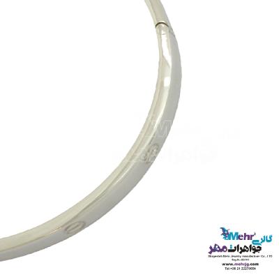 نمای دوم دستبند النگویی طلا - طرح کارتیه لاو