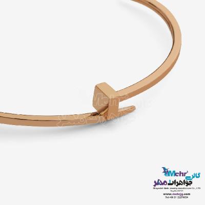 نمای دوم دستبند النگویی طلا - طرح میخ
