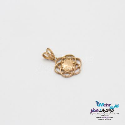نمای دوم آویز طلا - طرح شش ضلعی