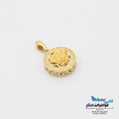 نمای دوم آویز طلا - طرح ورساچه