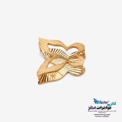 نمای دوم آویز طلا - طرح پروانه