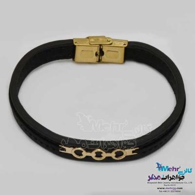 نمای دوم دستبند طلا و چرم - طرح هندسی
