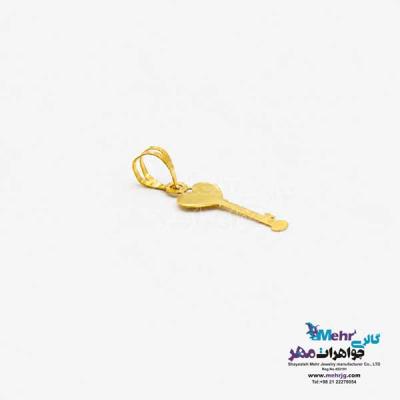 نمای دوم آویز طلا - طرح کلید