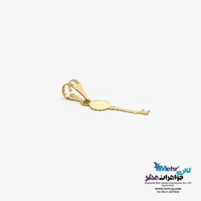 نمای دوم آویز طلا - طرح کلید