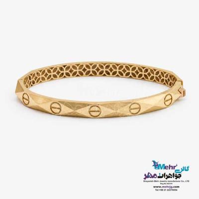 نمای دوم دستبند النگویی طلا - طرح کارتیه لاو