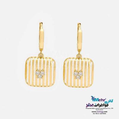 نمای دوم گوشواره طلا - طرح هرموس