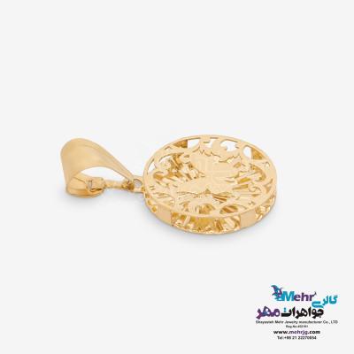 نمای دوم آویز طلا - طرح پروانه