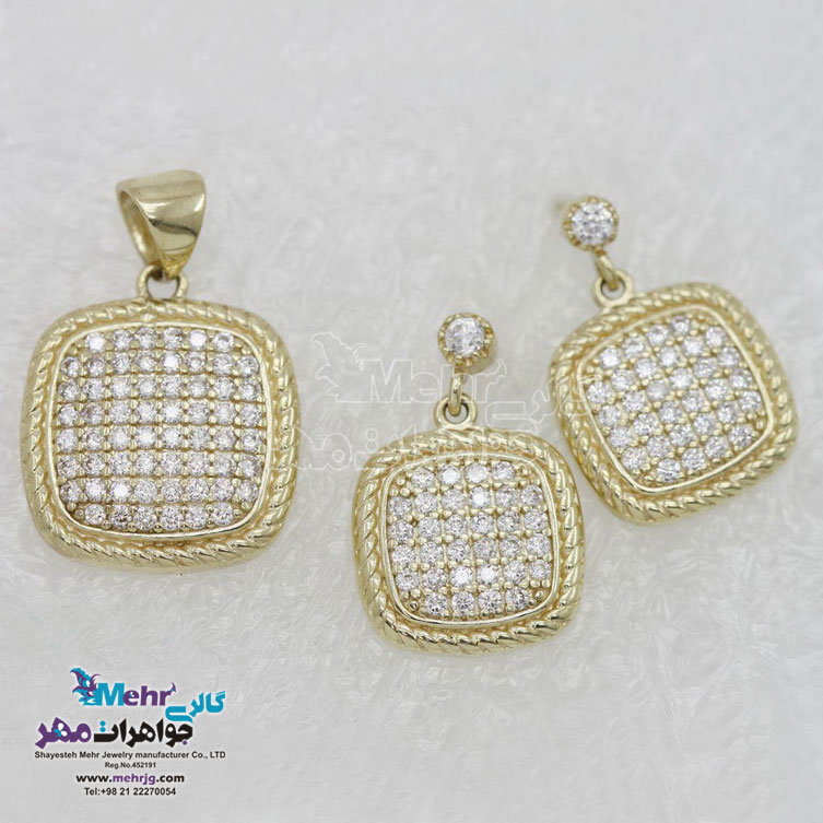 نیم ست طلا - آویز و گوشواره - طرح هندسی