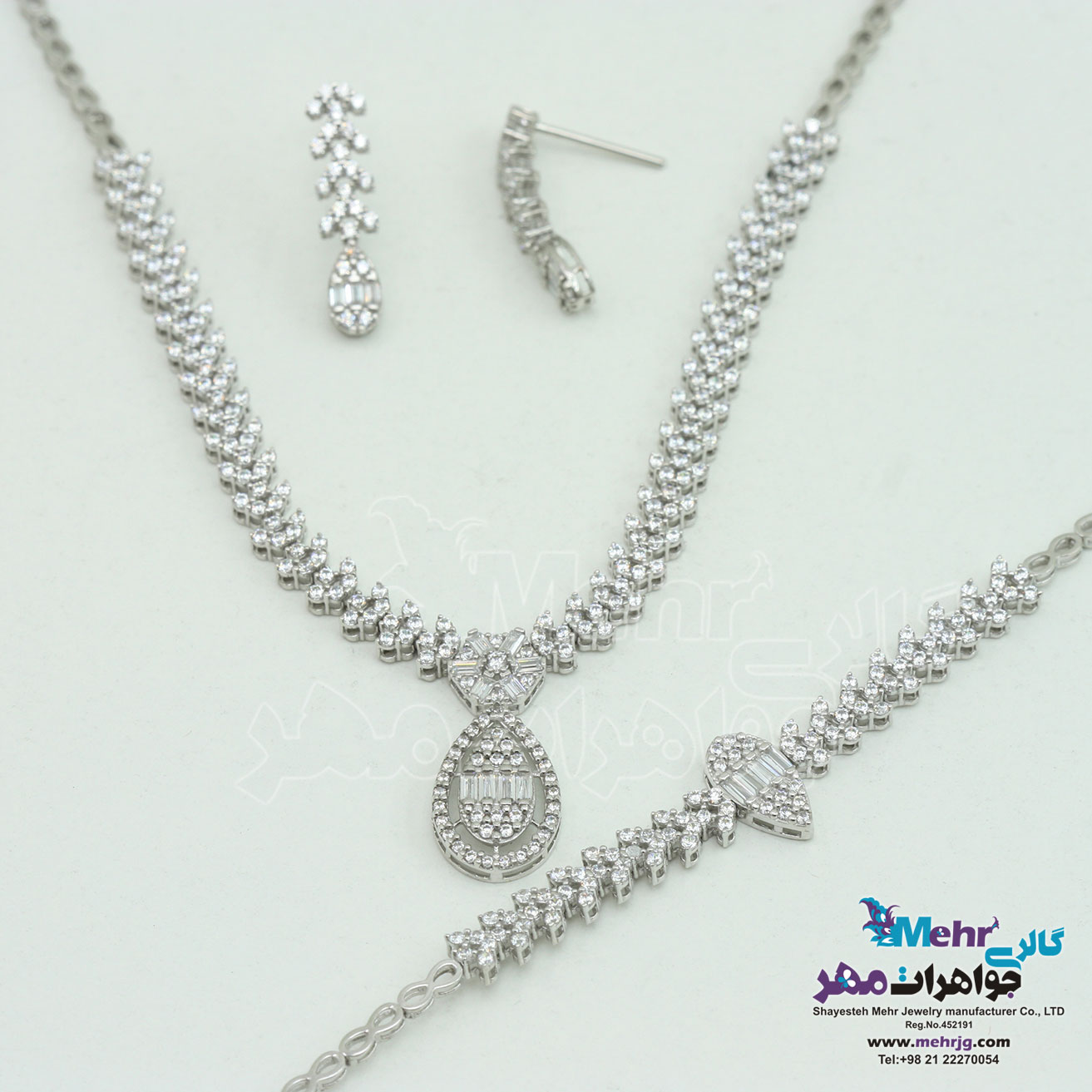 سرویس طلا - گردنبند و گوشواره و دستبند - طرح اشک