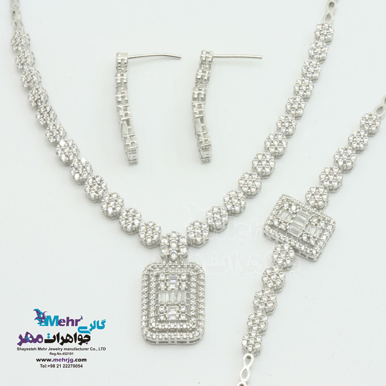سرویس طلا - گردنبند - دستبند - گوشواره  - طرح هندسی