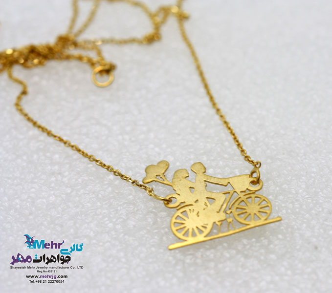گردنبند طلا - طرح دوچرخه سواری عاشقانه