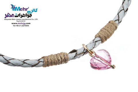 دستبند طلا و چرم - سنگ سواروسکی قلب