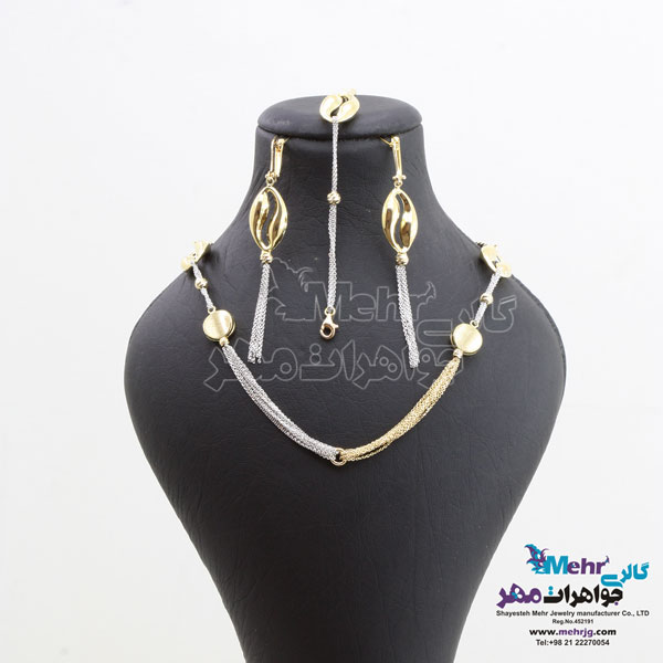 سرویس طلا - گردنبند - دستبند - گوشواره - طرح هندسی