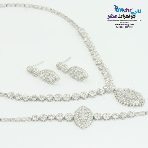 سرویس طلا - گردنبند - دستبند - گوشواره - طرح چشم