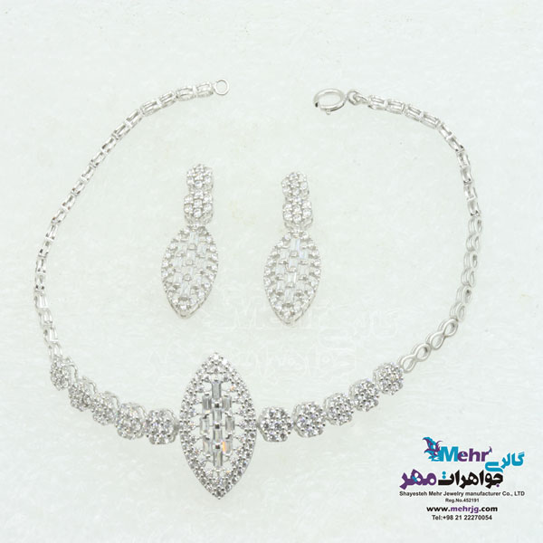 سرویس طلا - گردنبند - دستبند - گوشواره - طرح چشم
