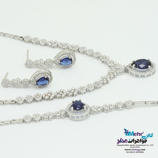 سرویس طلا - گردنبند - دستبند - گوشواره - طرح اشک