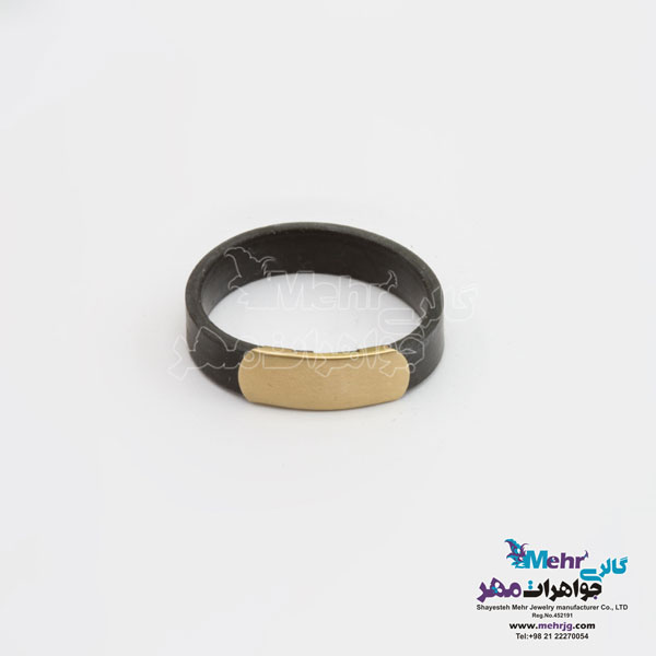 انگشتر طلا و چرم