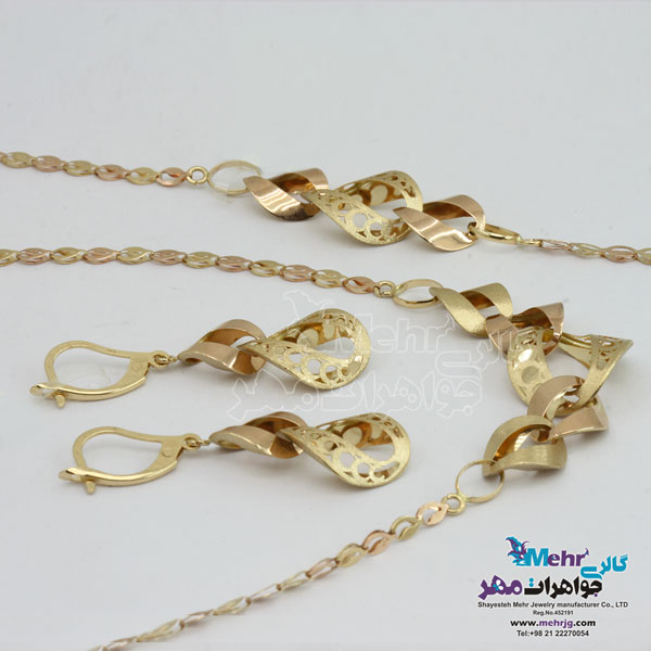 سرویس طلا - گردنبند و گوشواره و دستبند - طرح کارتیه