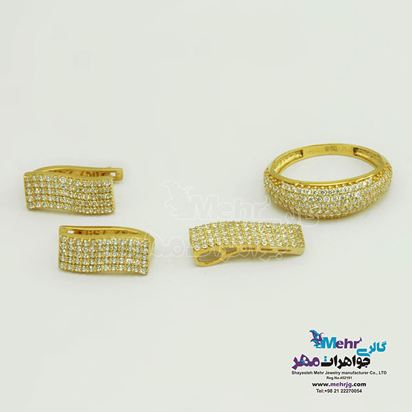 نیم ست طلا - آویز و انگشتر و گوشواره - طرح هندسی