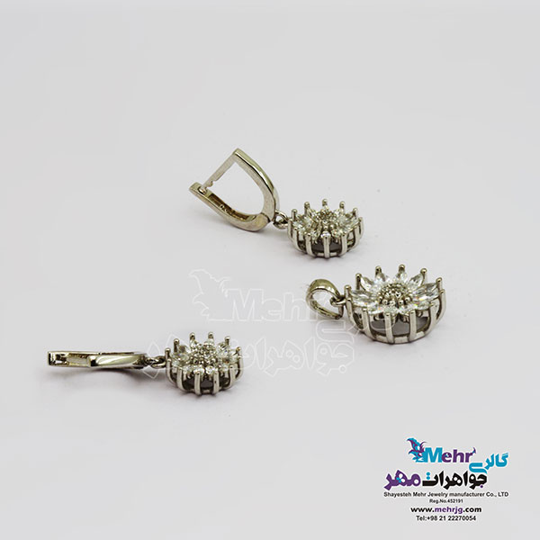 نیم ست طلا - آویز و گوشواره - طرح گل